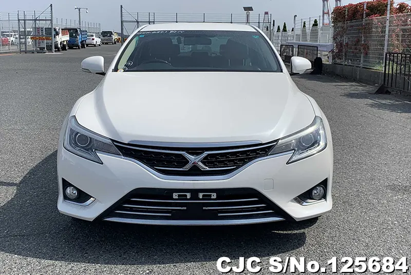 Toyota Mark X in White for Sale Image 4
