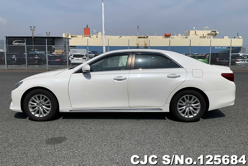 Toyota Mark X in White for Sale Image 7