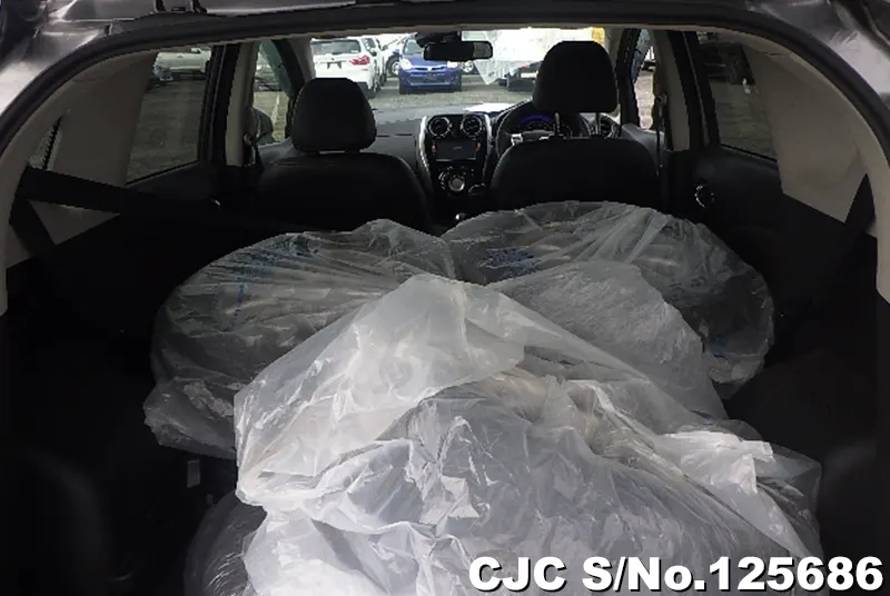 Nissan Note in Gray for Sale Image 8