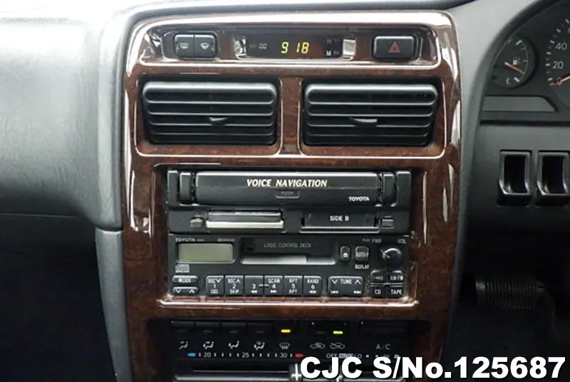Toyota Carina in Silver for Sale Image 10