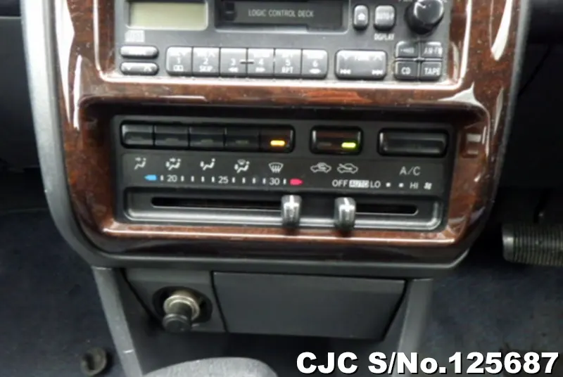 Toyota Carina in Silver for Sale Image 11