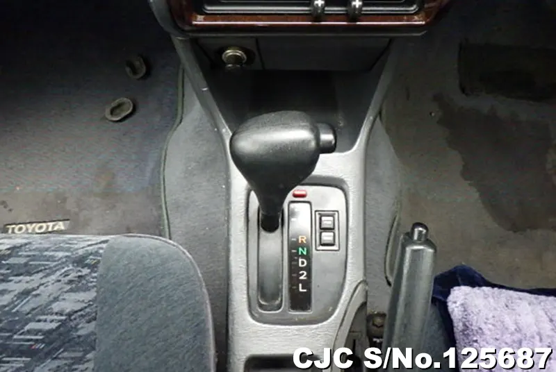 Toyota Carina in Silver for Sale Image 12