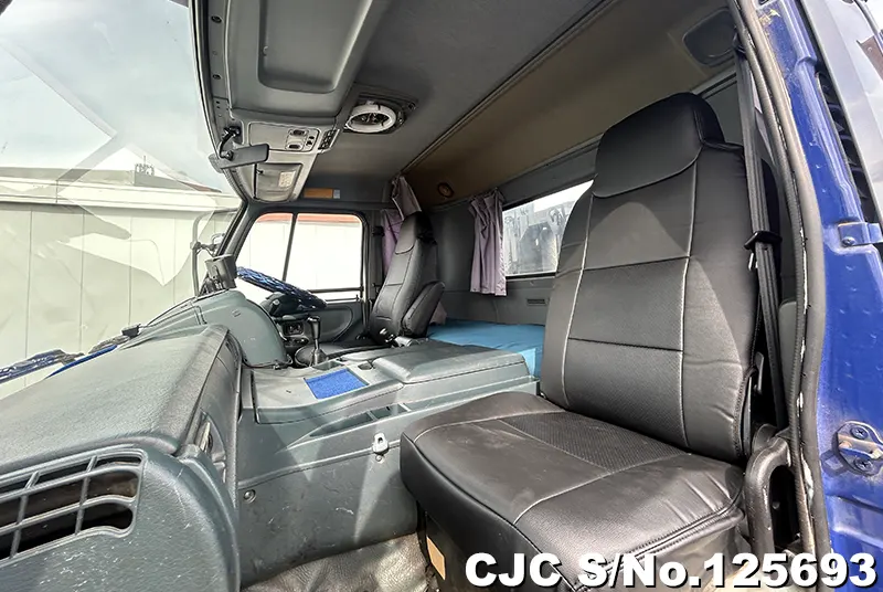 2003 Nissan / UD Stock No. 125693