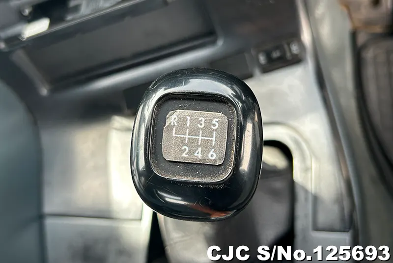 2003 Nissan / UD Stock No. 125693