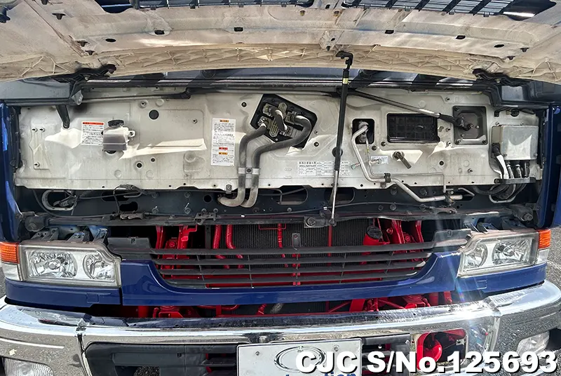 2003 Nissan / UD Stock No. 125693