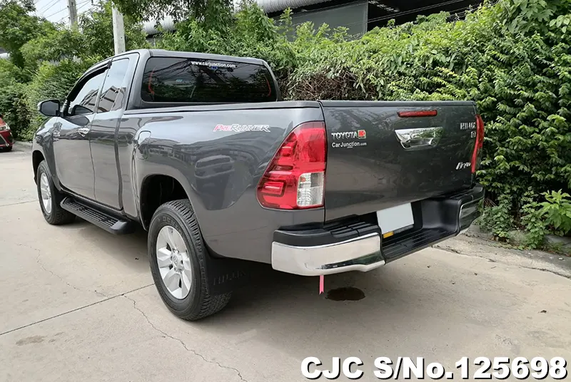 Toyota Hilux in Gray for Sale Image 1