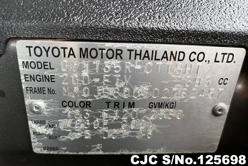 Toyota Hilux in Gray for Sale Image 22