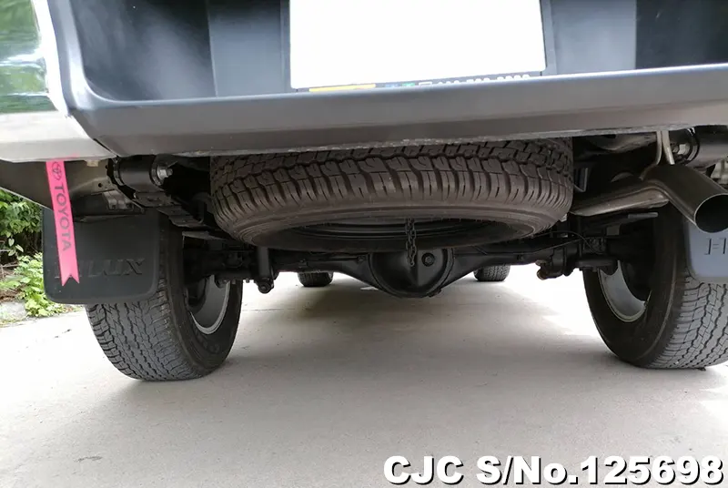 Toyota Hilux in Gray for Sale Image 23