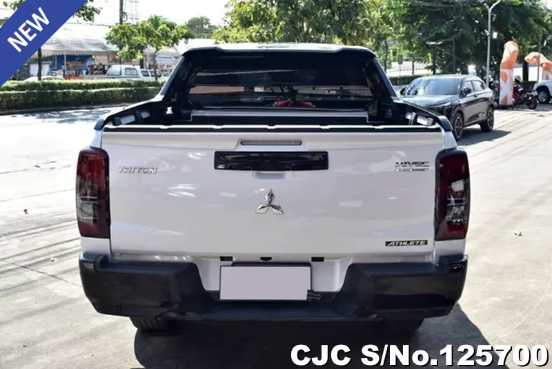 Mitsubishi Triton in White for Sale Image 3