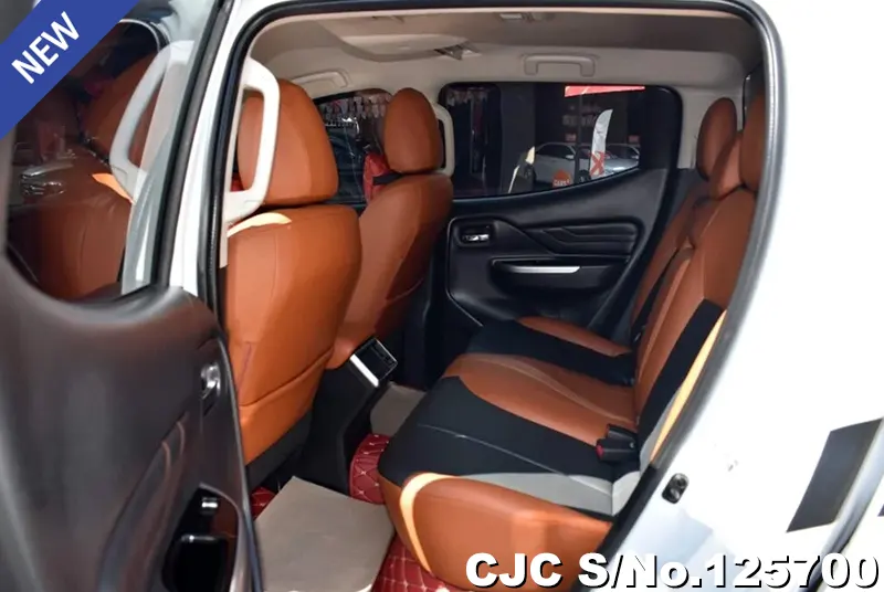 Mitsubishi Triton in White for Sale Image 7