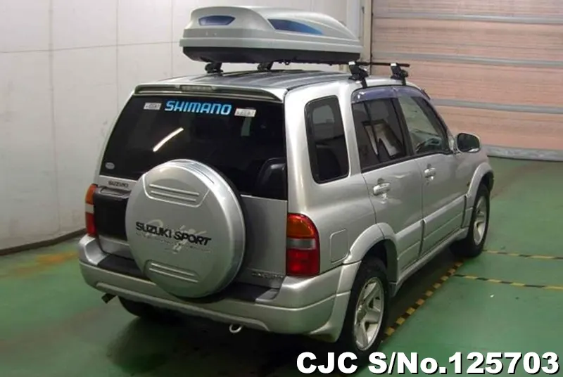 Suzuki Escudo Grand Vitara in Silver for Sale Image 2