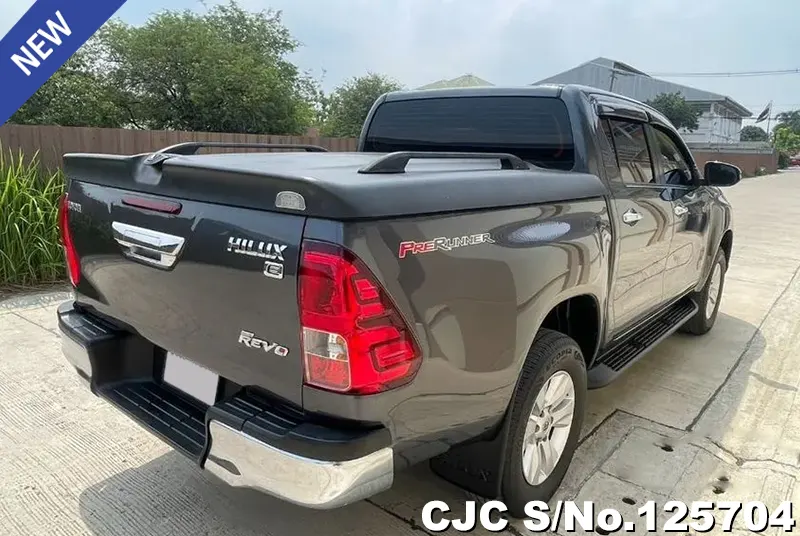 Toyota Hilux in Gray for Sale Image 1