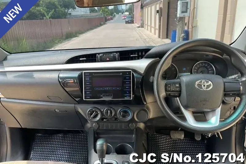 Toyota Hilux in Gray for Sale Image 3