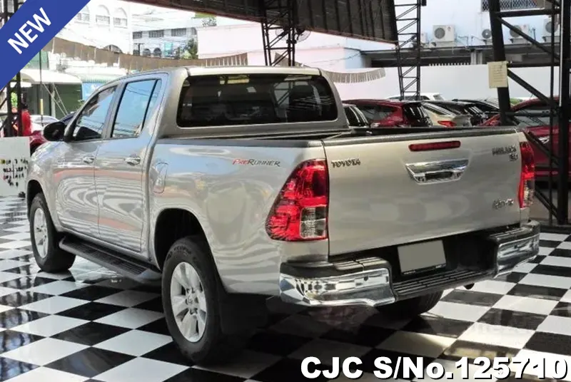 Toyota Hilux in Silver for Sale Image 1