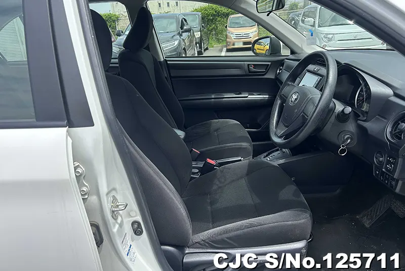 Toyota Corolla Axio in White for Sale Image 10