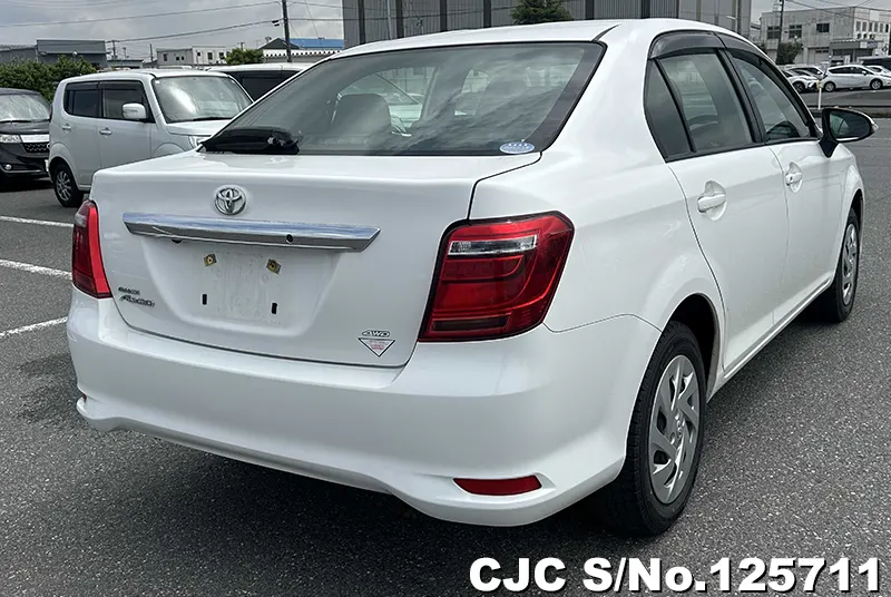 Toyota Corolla Axio in White for Sale Image 2