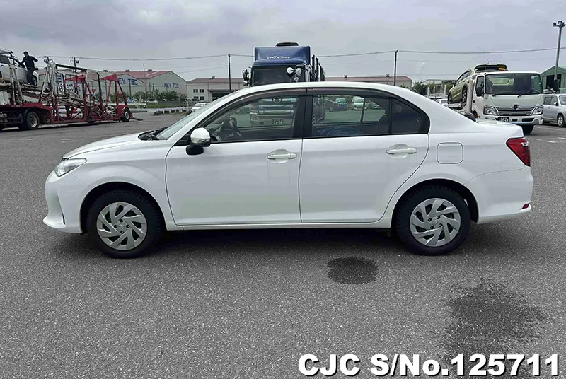 Toyota Corolla Axio in White for Sale Image 7