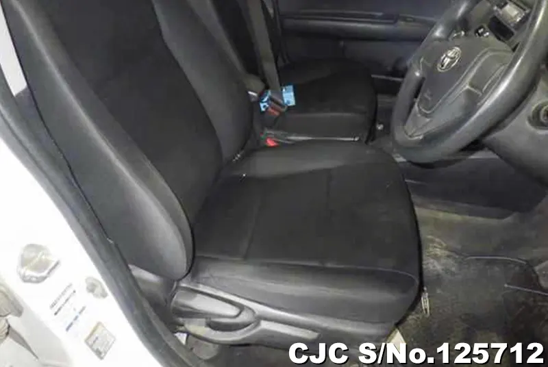 Toyota Corolla Axio in White for Sale Image 2