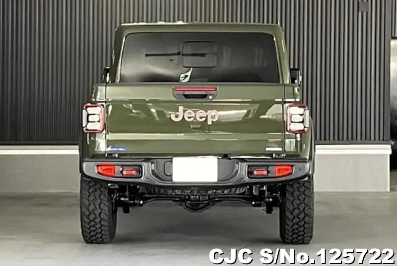 Jeep Gladiator in Green for Sale Image 2