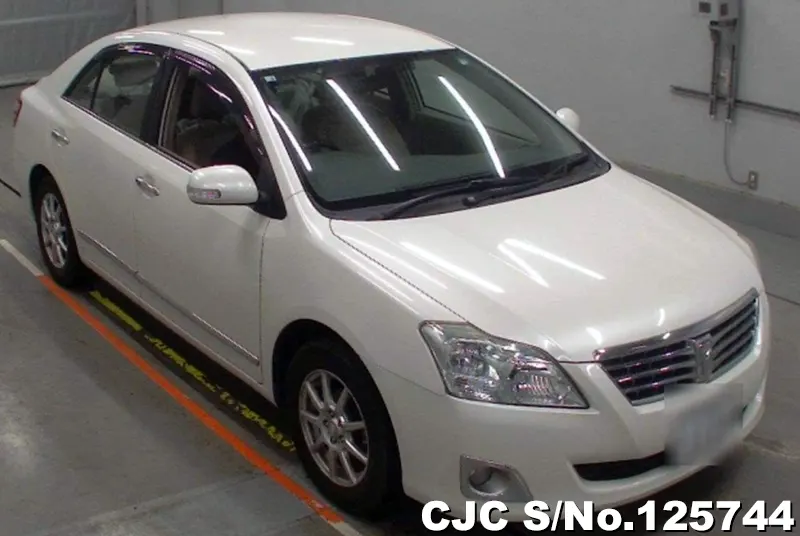 Toyota / Premio 2012