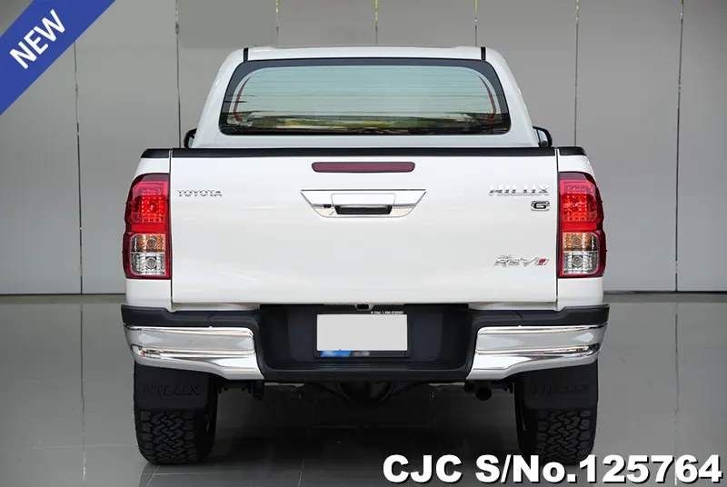 Toyota Hilux in White for Sale Image 5