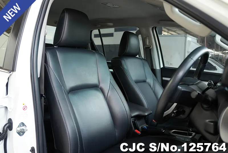Toyota Hilux in White for Sale Image 8