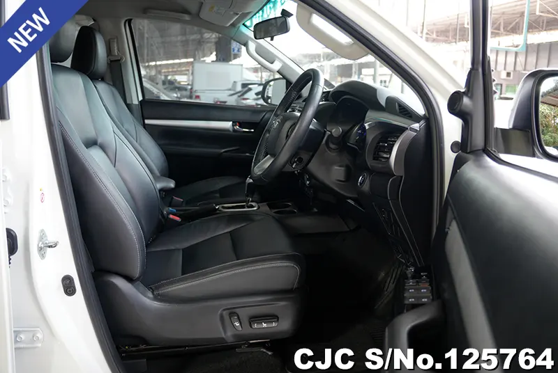 Toyota Hilux in White for Sale Image 9