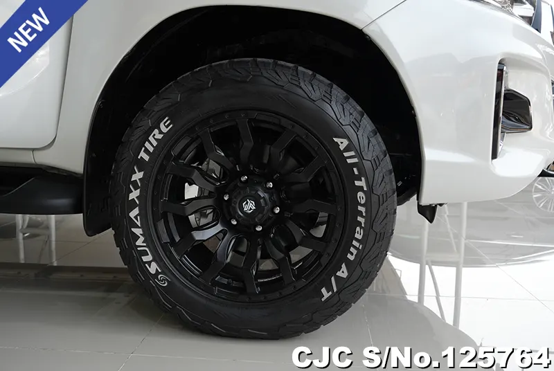 Toyota Hilux in White for Sale Image 13