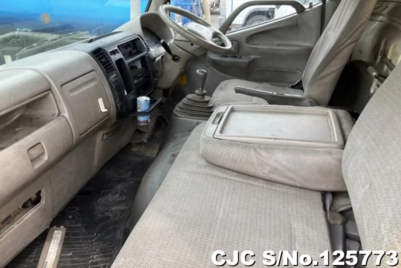 2003 Hino / Dutro Stock No. 125773