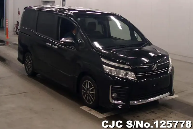 Toyota / Voxy 2015