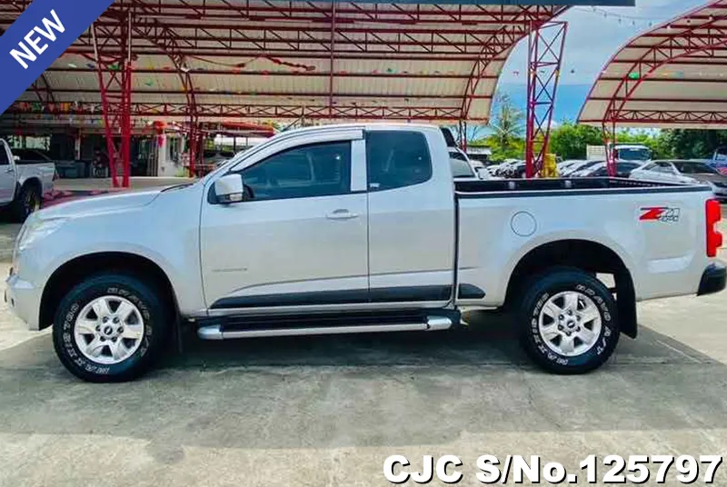 Chevrolet Colorado in White for Sale Image 4