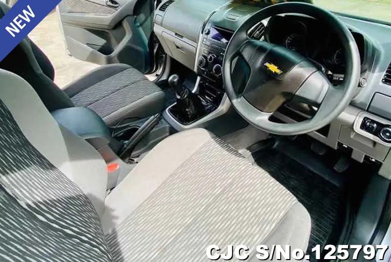Chevrolet Colorado in White for Sale Image 6