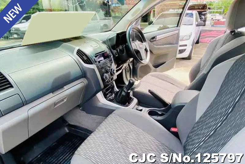 Chevrolet Colorado in White for Sale Image 7