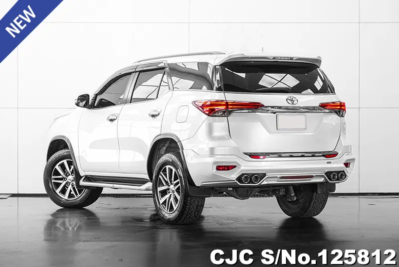 2019 Toyota / Fortuner Stock No. 125812