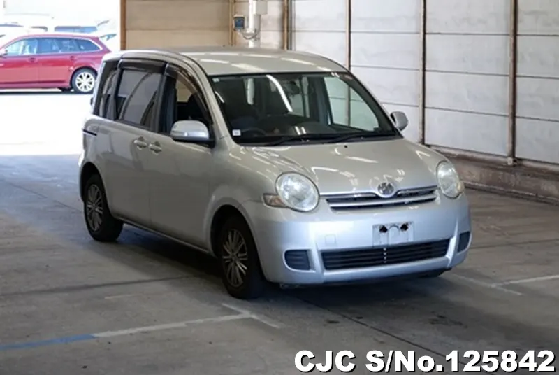 Toyota / Sienta 2008