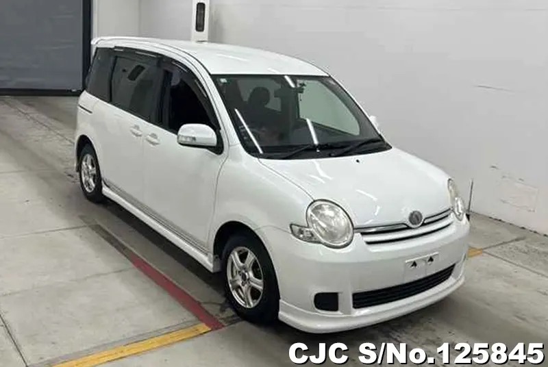 Toyota / Sienta 2010