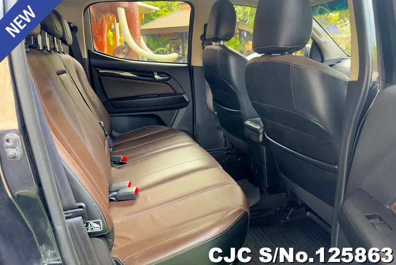 Chevrolet Colorado in Black for Sale Image 9