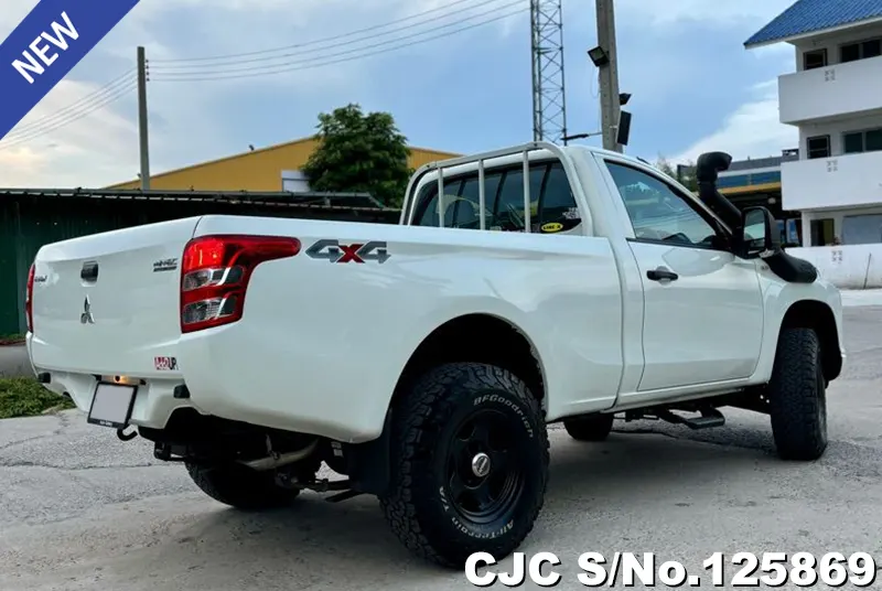 Mitsubishi Triton in White for Sale Image 2