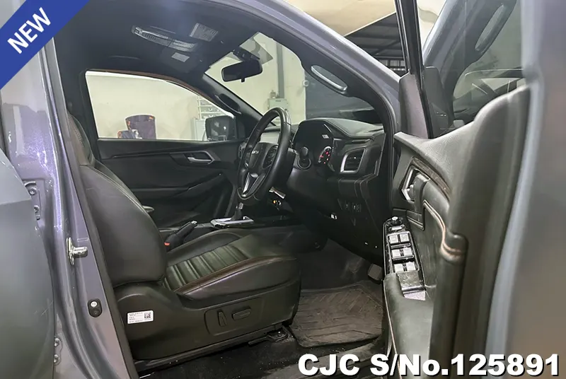 Isuzu D-Max in Gray for Sale Image 7