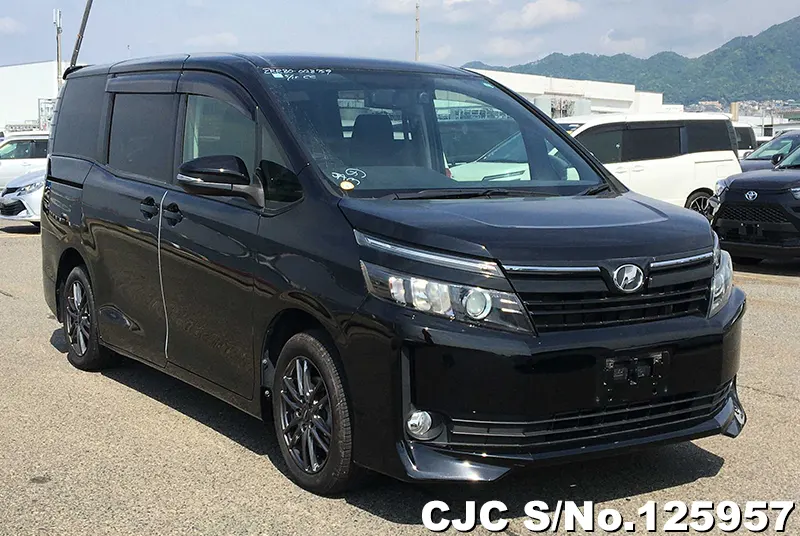 Toyota / Voxy 2015