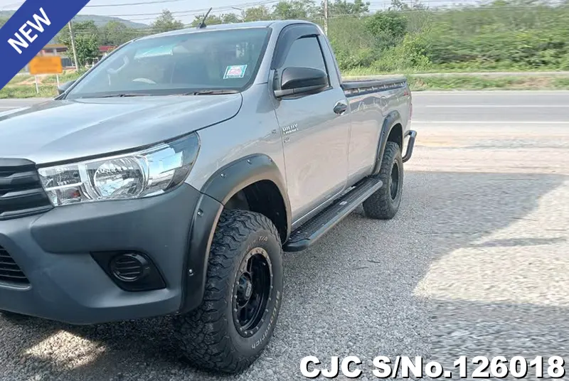 Toyota Hilux in Gray for Sale Image 3