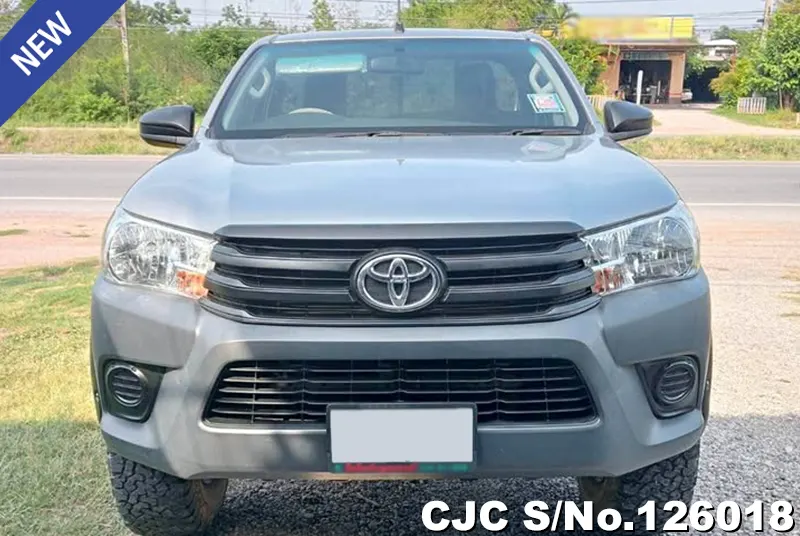 Toyota Hilux in Gray for Sale Image 4