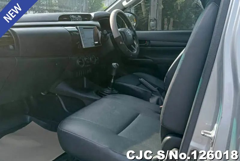 Toyota Hilux in Gray for Sale Image 9