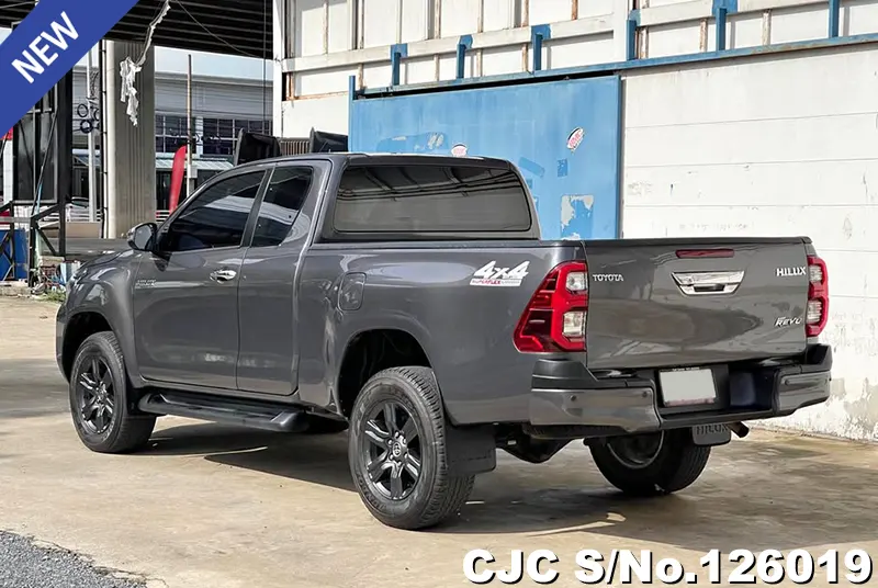 Toyota Hilux in Gray for Sale Image 1