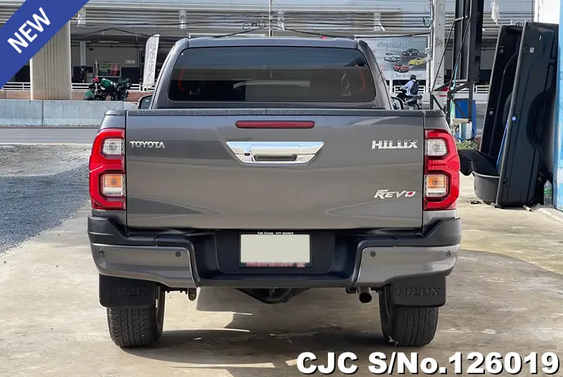 Toyota Hilux in Gray for Sale Image 5