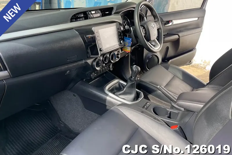 Toyota Hilux in Gray for Sale Image 9