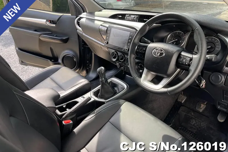 Toyota Hilux in Gray for Sale Image 10
