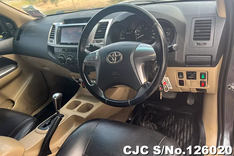 Toyota Hilux in Gray for Sale Image 12
