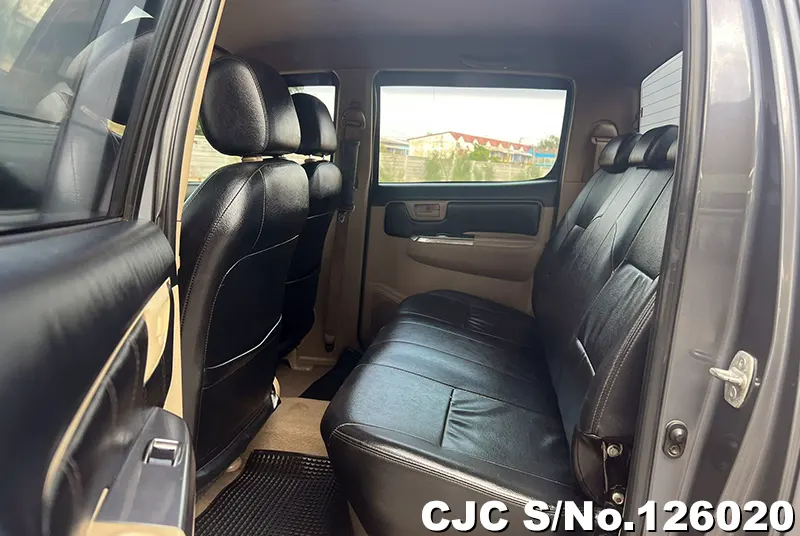 Toyota Hilux in Gray for Sale Image 11