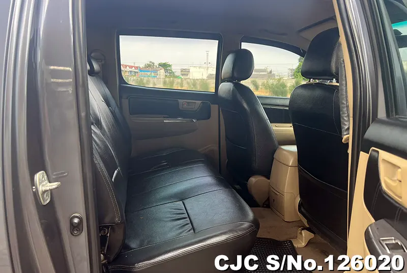Toyota Hilux in Gray for Sale Image 16